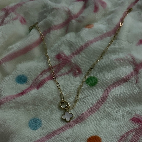 Jewelry - Elegant Gold Chain Necklace with White Flower Pendant